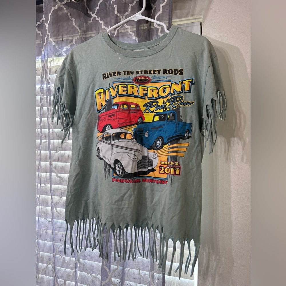 Retro fringe Riverfront Rod Run tee